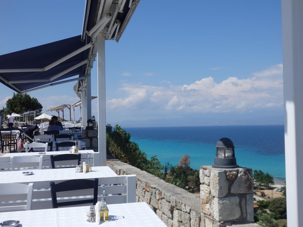Villa George Afytos Exterior photo