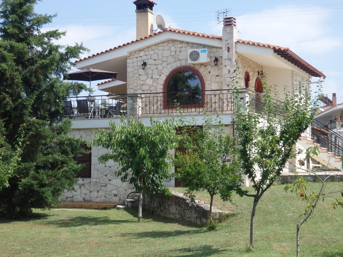 Villa George Afytos Exterior photo