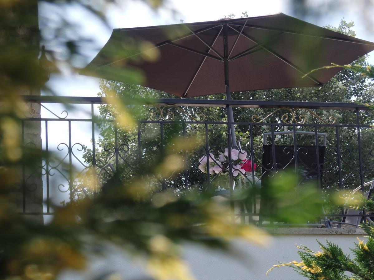Villa George Afytos Exterior photo
